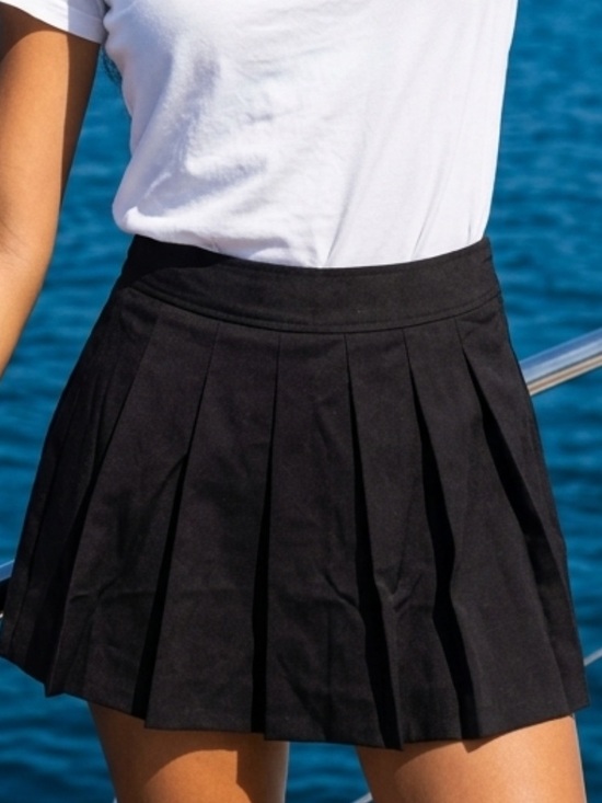 Mable Dresses & Skirts - New Black Pleated Mini Skort by Mable Side Zip Tennis Skort NWOT size M